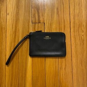 NWOT Coach Corner Zip Wristlet